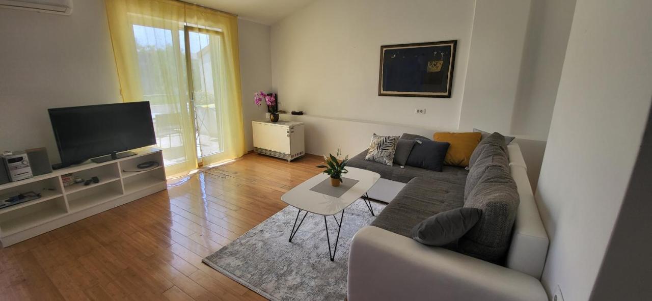 Apartment Petra Pekica Pula Exterior photo